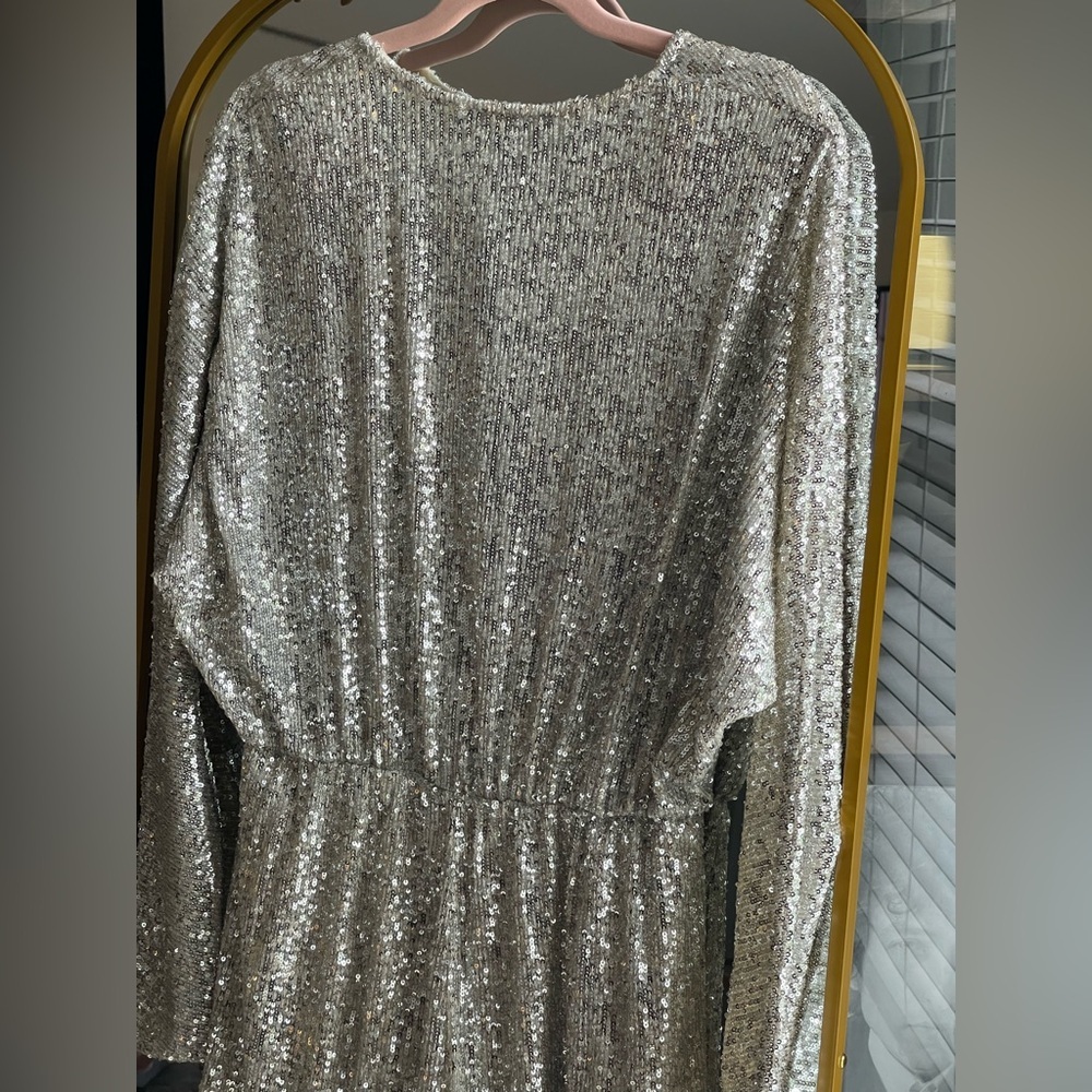 Maje NWT Silver Sequin Long Sleeve Romper - Picture 12 of 16